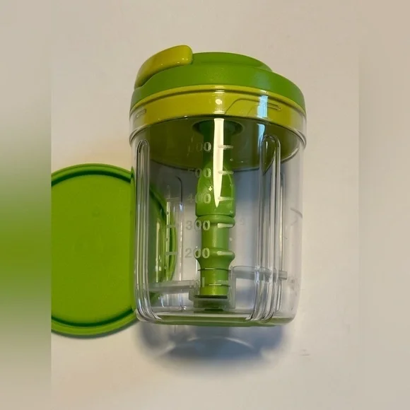 Tupperware Smooth Chopper - Picture 2 of 3